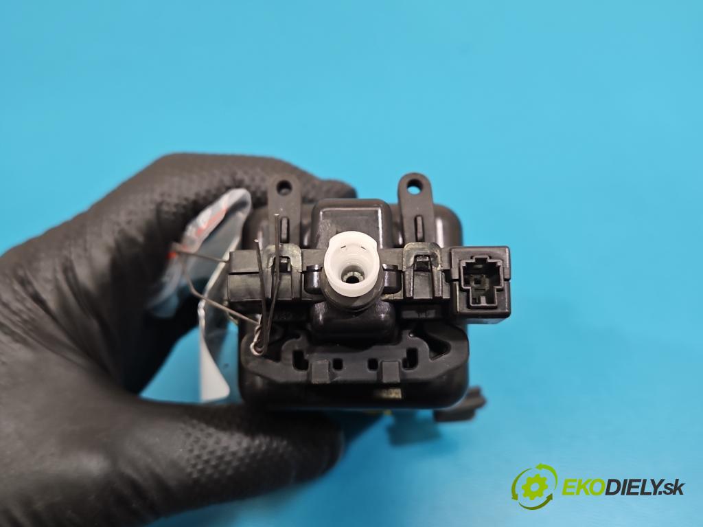 Audi Q7 2015- 3.0 TFSI CRE: 333KM: automatic 245 kW 2995 cm3 5- pompa ostatné 4M0881073A