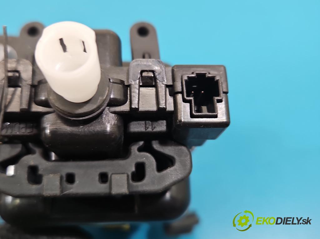 Audi Q7 2015- 3.0 TFSI CRE: 333KM: automatic 245 kW 2995 cm3 5- pompa ostatné 4M0881073A