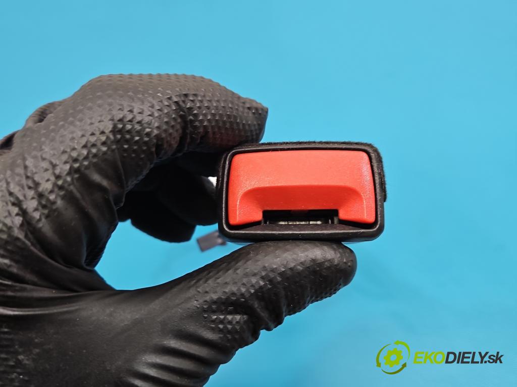 Audi Q7 2015- 3.0 TFSI CRE: 333KM: automatic 245 kW 2995 cm3 5- pas bezpečnosť: predné ľavý 4M0857755D