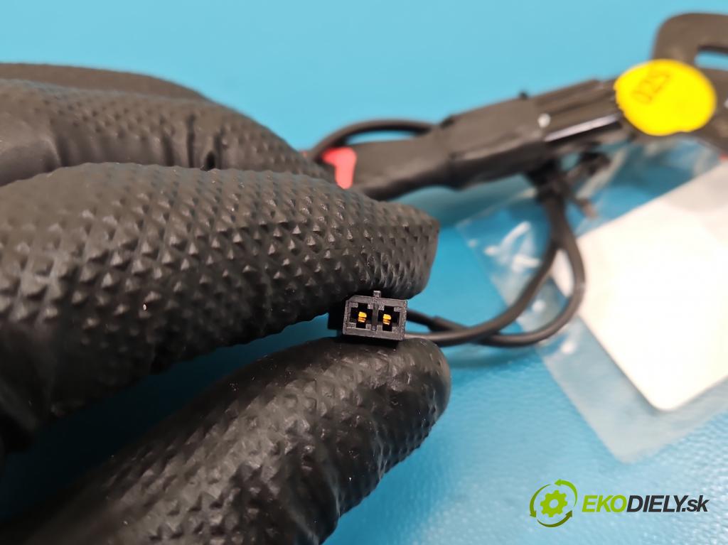 Audi Q7 2015- 3.0 TFSI CRE: 333KM: automatic 245 kW 2995 cm3 5- pas bezpečnosť: predné ľavý 4M0857755D