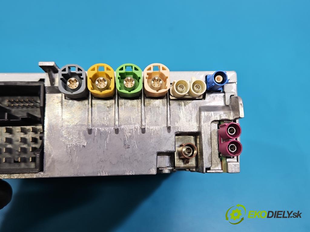 Audi Q7 2015- 3.0 TFSI CRE: 333KM: automatic 245 kW 2995 cm3 5- Menič: cd 4M1035880 (CD menič)