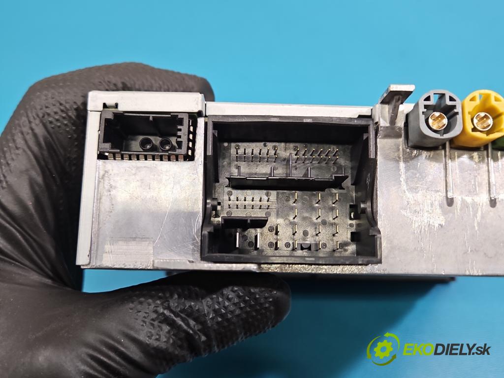 Audi Q7 2015- 3.0 TFSI CRE: 333KM: automatic 245 kW 2995 cm3 5- Menič: cd 4M1035880 (CD menič)