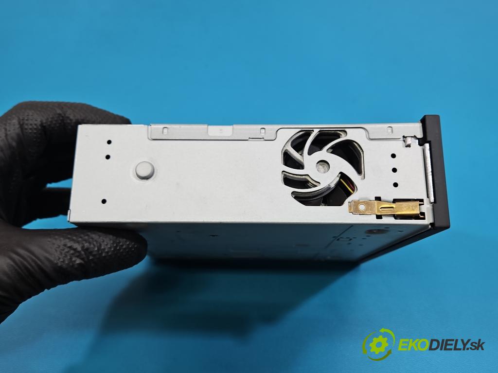 Audi Q7 2015- 3.0 TFSI CRE: 333KM: automatic 245 kW 2995 cm3 5- Menič: cd 4M1035880 (CD menič)