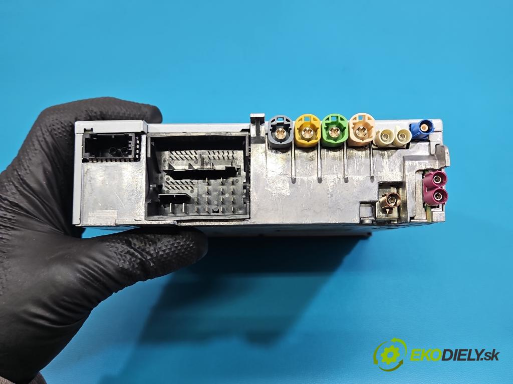 Audi Q7 2015- 3.0 TFSI CRE: 333KM: automatic 245 kW 2995 cm3 5- Menič: cd 4M1035880 (CD menič)