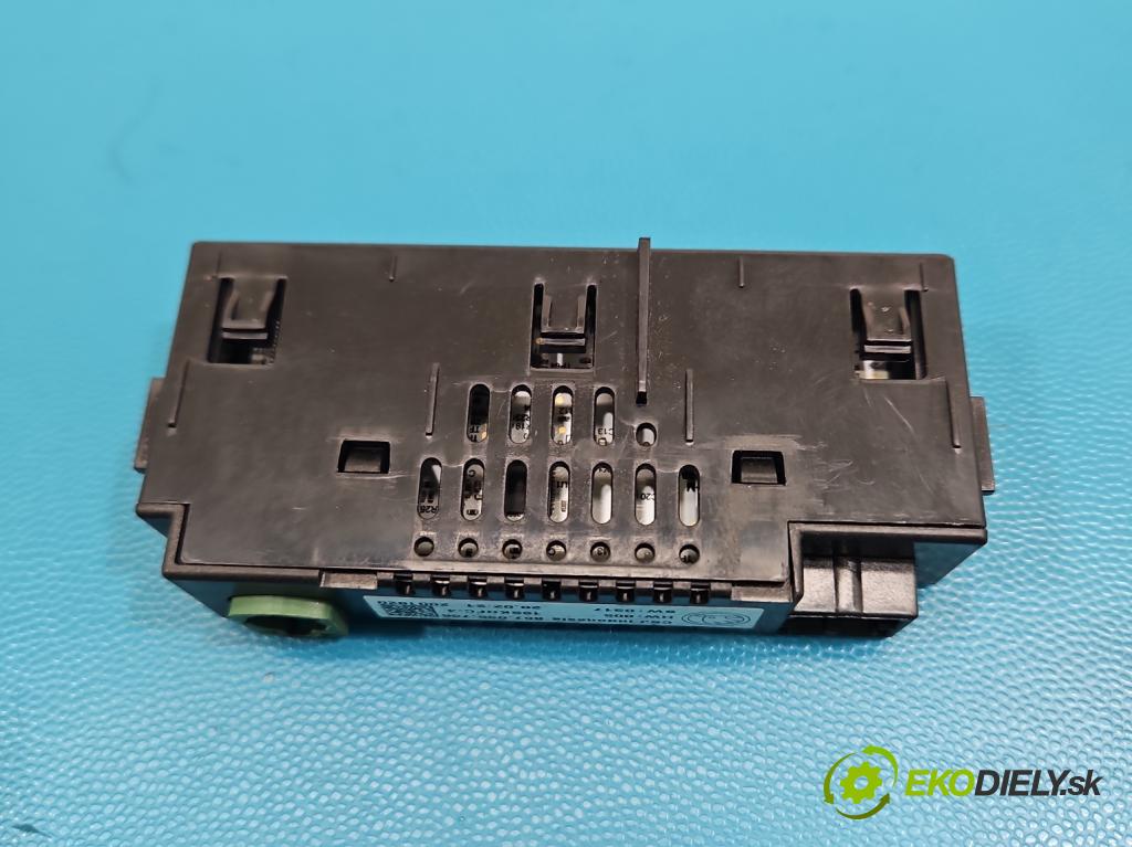 Skoda Octavia IV 2019- 2.0 TDI 116 HP manual 85 kW 1968 cm3 5- zásuvka USB 657035736