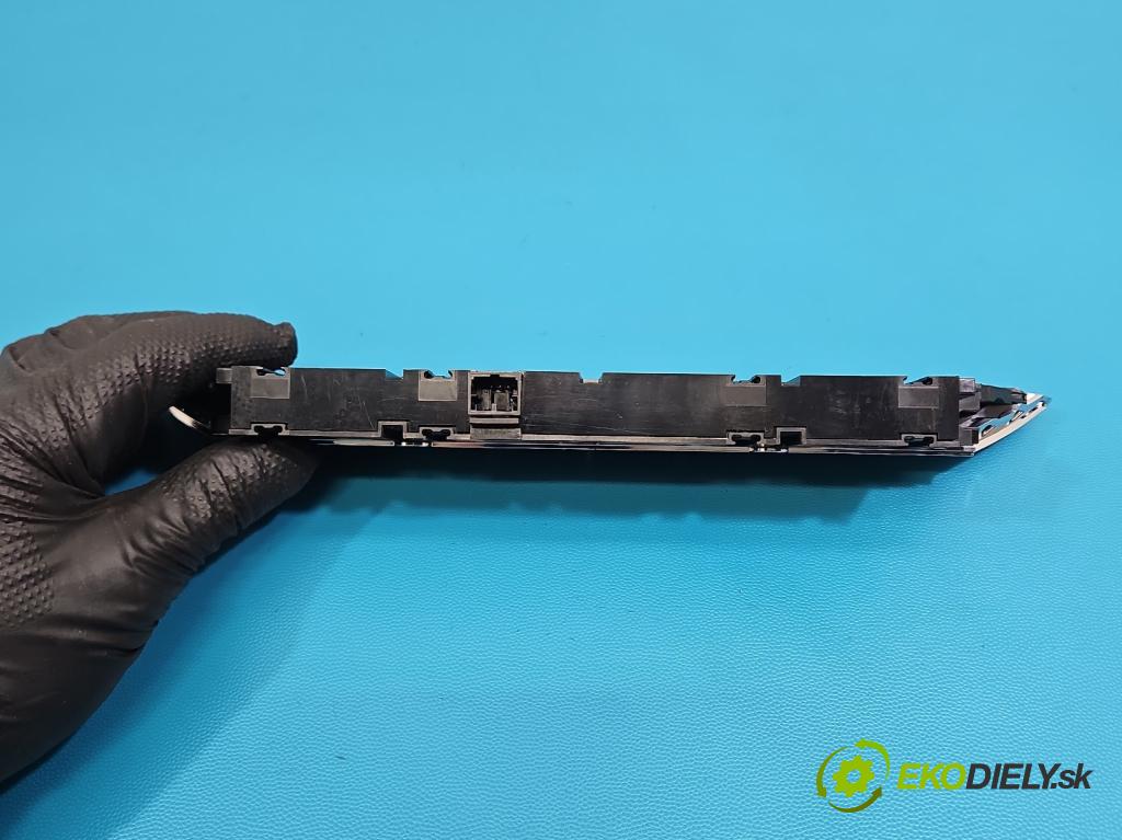 Skoda Octavia IV 2019- 2.0 TDI 116 hp manual 85 kW 1968 cm3 5- palubní deska panel topení 5E3925200F