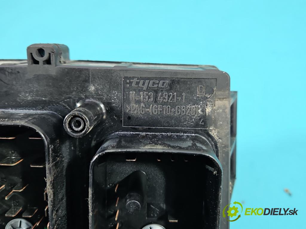 Opel Zafira B 2005-2014 1.9 cdti 120 hp manual 88 kW 1910 cm3 5- skříňka pojistková 13206754 (Pojistková skříňka)