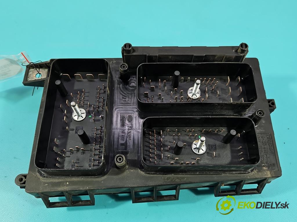 Opel Zafira B 2005-2014 1.9 cdti 120 hp manual 88 kW 1910 cm3 5- skříňka pojistková 13206754 (Pojistková skříňka)