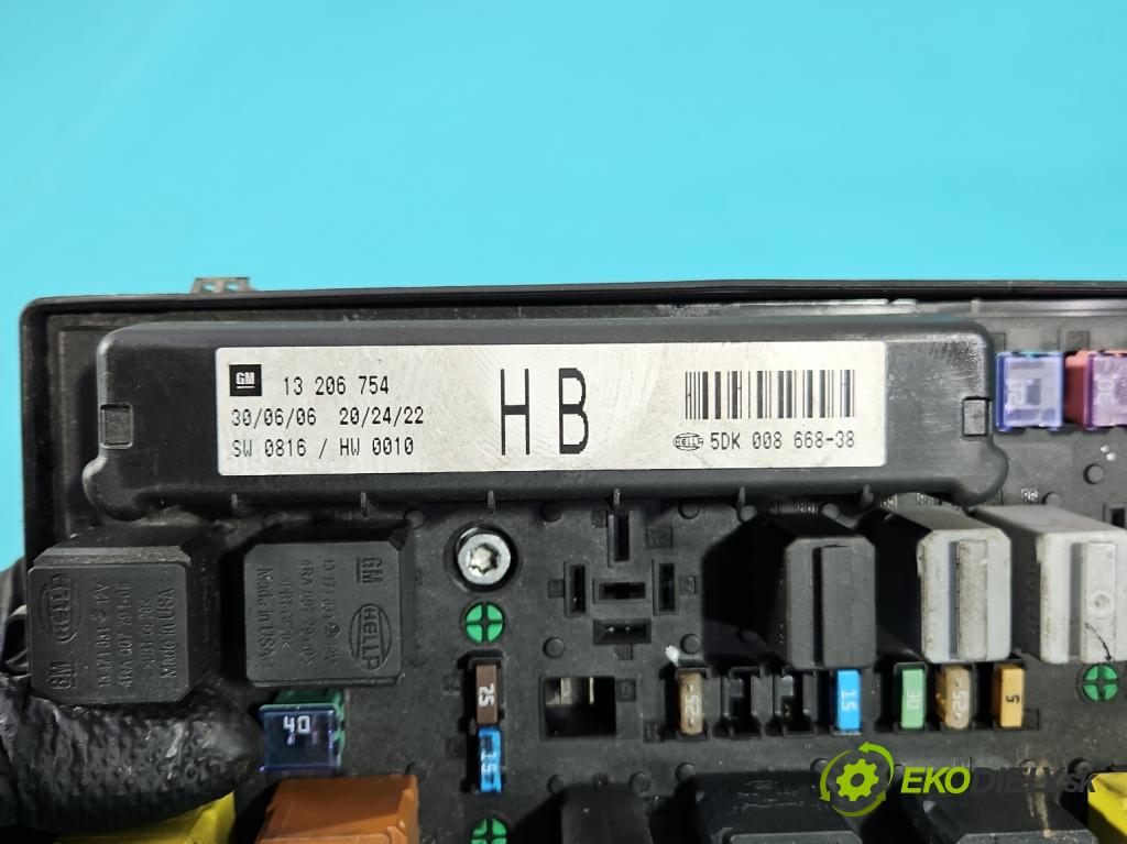 Opel Zafira B 2005-2014 1.9 cdti 120 hp manual 88 kW 1910 cm3 5- skříňka pojistková 13206754 (Pojistková skříňka)