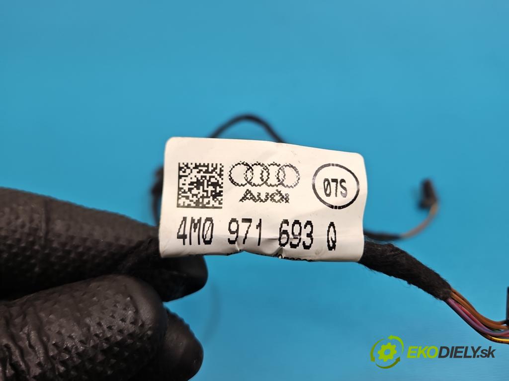 Audi Q7 2015- 3.0 TFSI CRE: 333KM: automatic 245 kW 2995 cm3 5- Zväzok: dvere zadné vľavo: 4M0971693Q