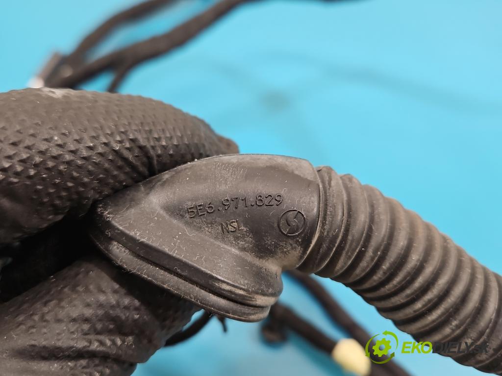 Skoda Octavia IV 2019- 2.0 TDI 116 HP manual 85 kW 1968 cm3 5- Zväzok: kufrové dvere zadné 5E6972175J