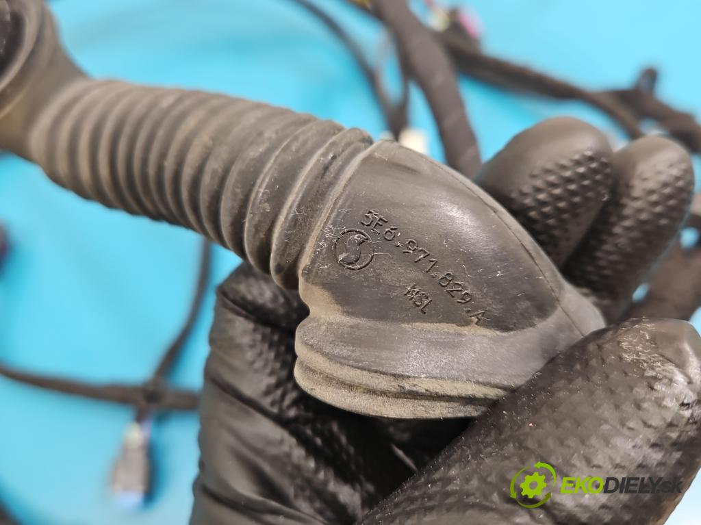 Skoda Octavia IV 2019- 2.0 TDI 116 HP manual 85 kW 1968 cm3 5- Zväzok: kufrové dvere zadné 5E6972176E