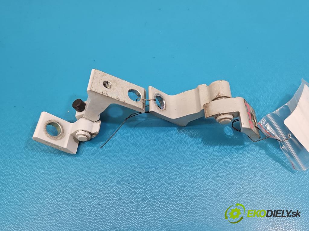 Skoda Octavia IV 2019- 2.0 TDI 116 hp manual 85 kW 1968 cm3 5- Závěs: dveře přední pravý 8X0831404E