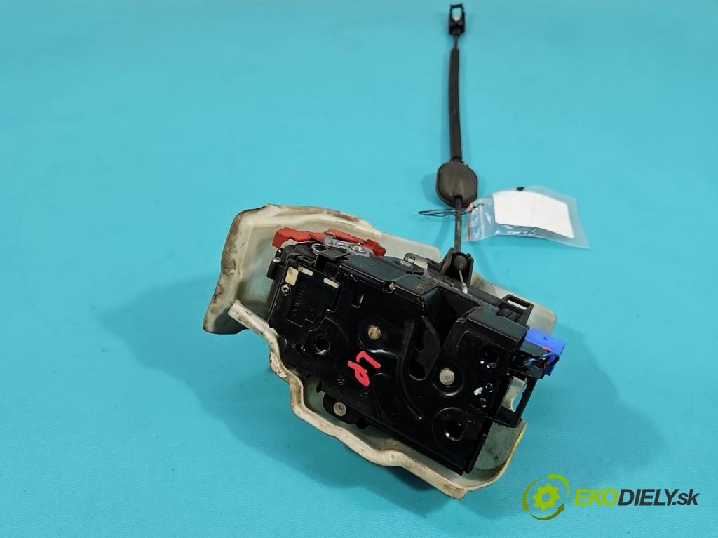 Vw Golf plus 1.9 tdi 105 hp manual 77 kW 1896 cm3 5- zámek přední levý 3D1837015