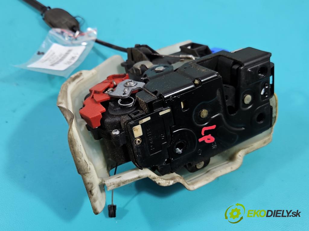 Vw Golf plus 1.9 tdi 105 HP manual 77 kW 1896 cm3 5- zámok predné ľavý 3D1837015