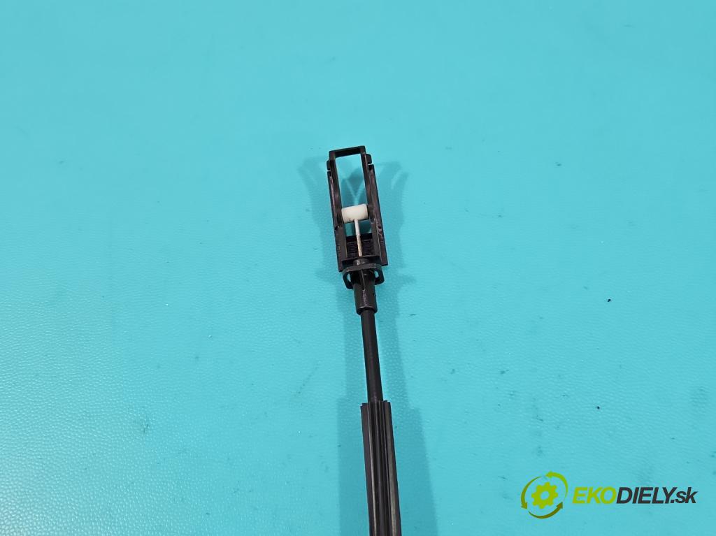 Vw Golf plus 1.9 tdi 105 hp manual 77 kW 1896 cm3 5- zámek přední pravý 3D1837016