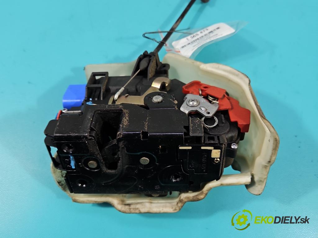 Vw Golf plus 1.9 tdi 105 hp manual 77 kW 1896 cm3 5- zámek přední pravý 3D1837016