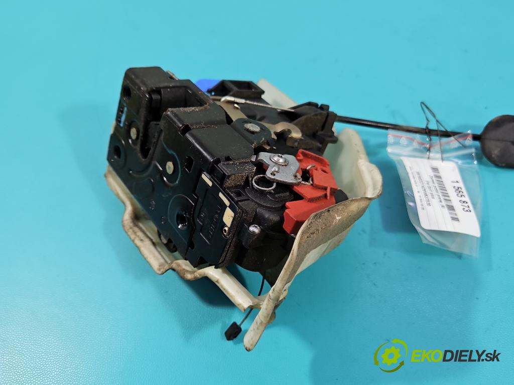 Vw Golf plus 1.9 tdi 105 hp manual 77 kW 1896 cm3 5- zámek přední pravý 3D1837016