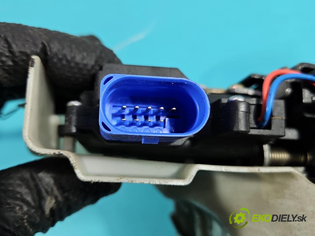 Vw Golf plus 1.9 tdi 105 hp manual 77 kW 1896 cm3 5- zámek přední pravý 3D1837016