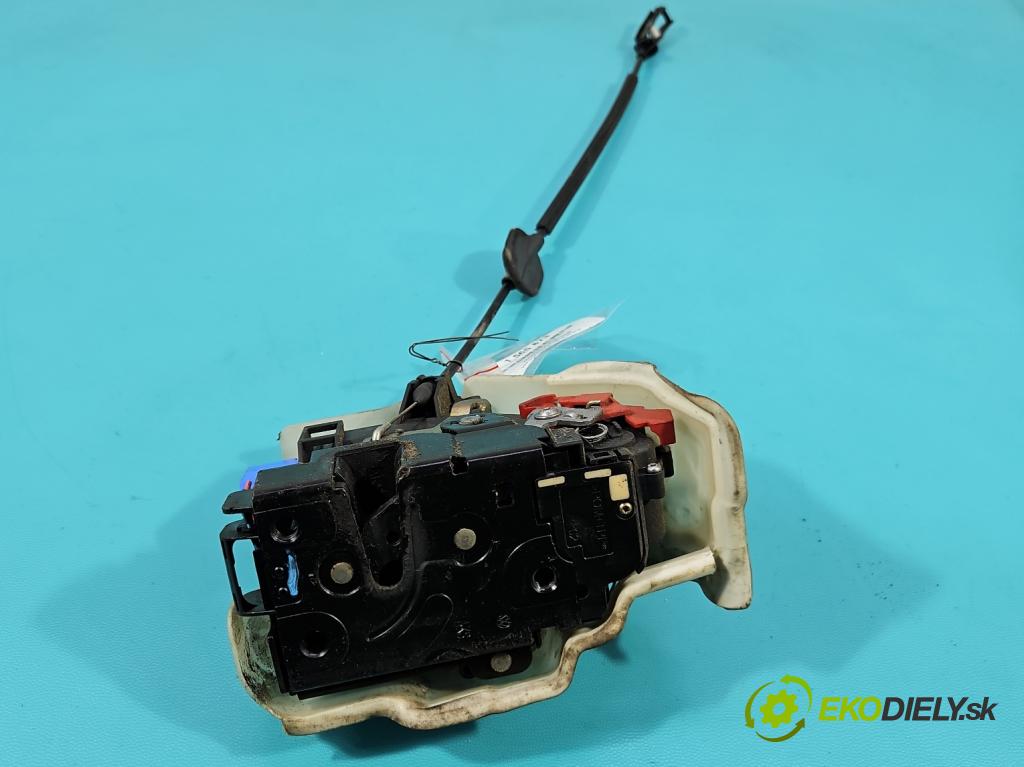 Vw Golf plus 1.9 tdi 105 hp manual 77 kW 1896 cm3 5- zámek přední pravý 3D1837016