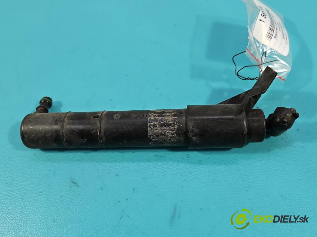 Vw Golf plus 1.9 tdi 105 HP manual 77 kW 1896 cm3 5- ostrekovač reflektor: pravý