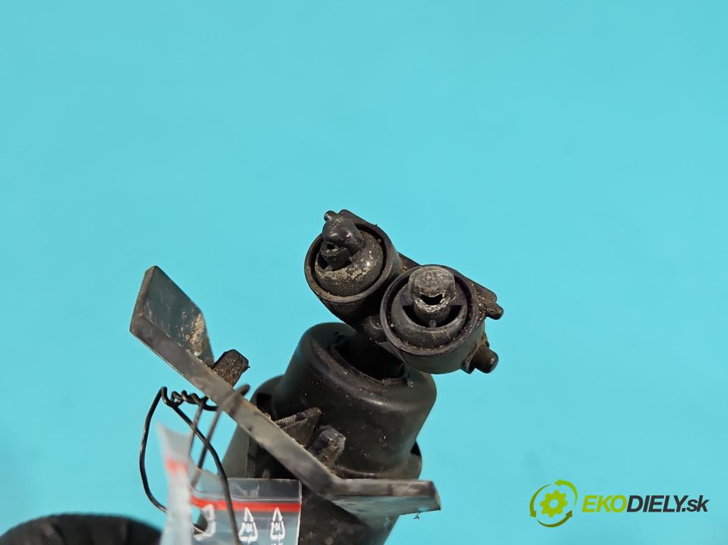 Vw Golf plus 1.9 tdi 105 HP manual 77 kW 1896 cm3 5- ostrekovač reflektor: pravý