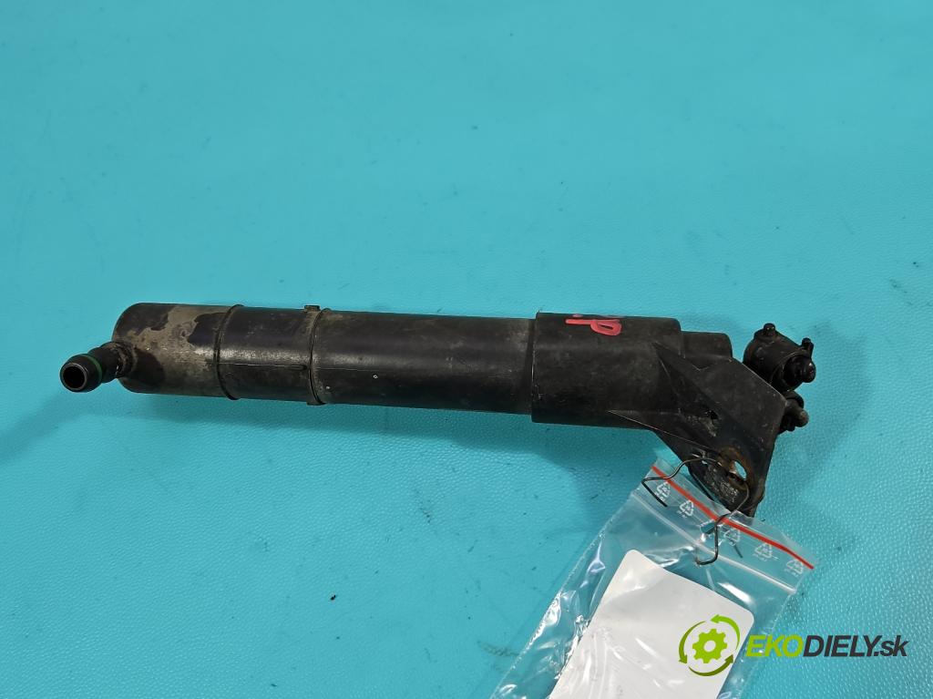 Vw Golf plus 1.9 tdi 105 HP manual 77 kW 1896 cm3 5- ostrekovač reflektor: pravý