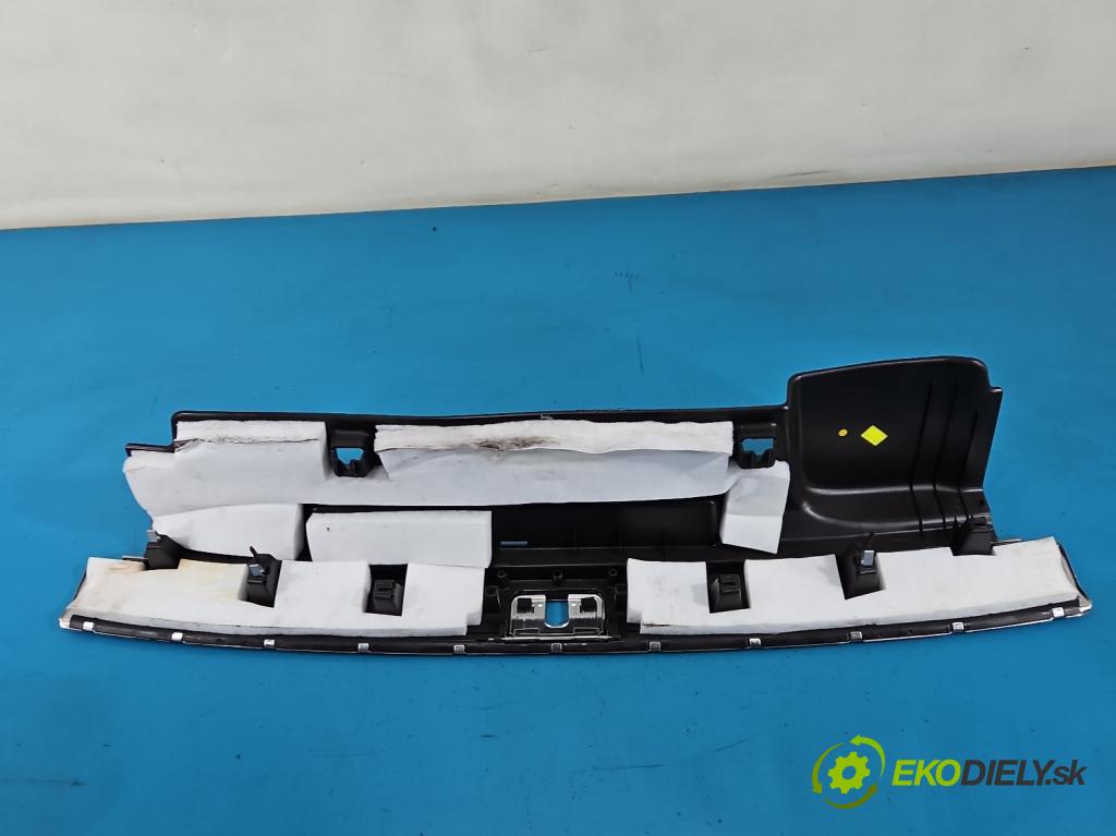 Audi Q7 2015- 3.0 TFSI 333KM: automatic 245 kW 2995 cm3 5- kryt plast 4M0864483