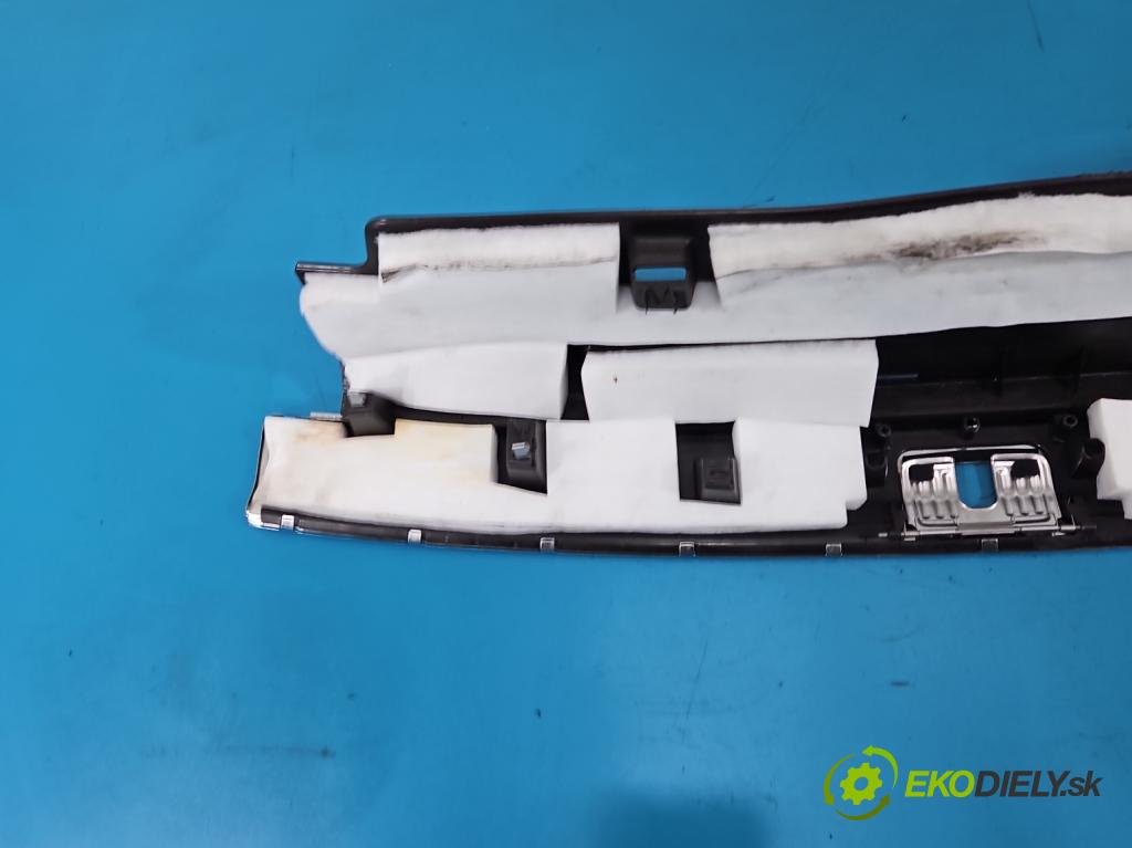 Audi Q7 2015- 3.0 TFSI 333KM: automatic 245 kW 2995 cm3 5- kryt plast 4M0864483