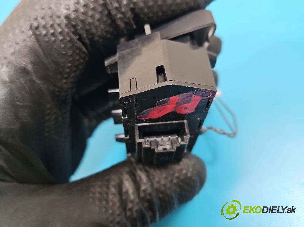 Audi Q7 2015- 3.0 TFSI 333KM: automatic 245 kW 2995 cm3 5- prepínač ostatné 4M0959770A