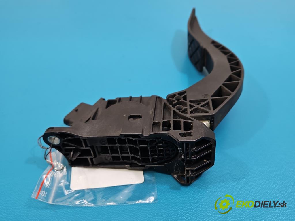 Audi Q7 2015- 3.0 TFSI 333KM: automatic 245 kW 2995 cm3 5- pedal plyn potenciometr: 8W1723523