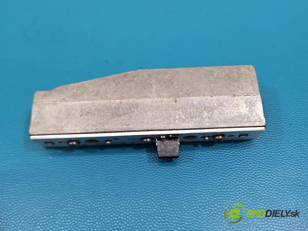 Audi Q7 2015- 3.0 TFSI CRE: 333KM: automatic 245 kW 2995 cm3 5- modul lampy: 7716261300B