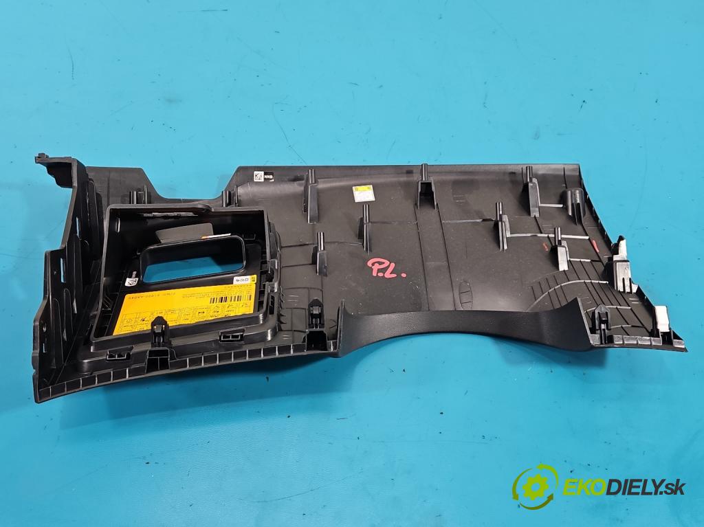 Hyundai Elantra VII 2020- 1.6 16V manual 90.2 kW 1598 cm3 4- kryt plast 84751-AA000