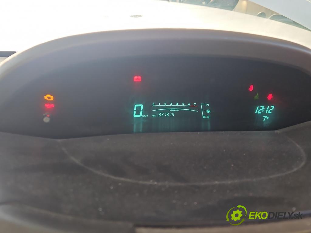 Toyota Yaris II 2005-2011 1.0 vvti 69KM manual 51 kW 998 cm3 3- Přístrojová deska 83800-0DJ00 (Přístrojová deska)