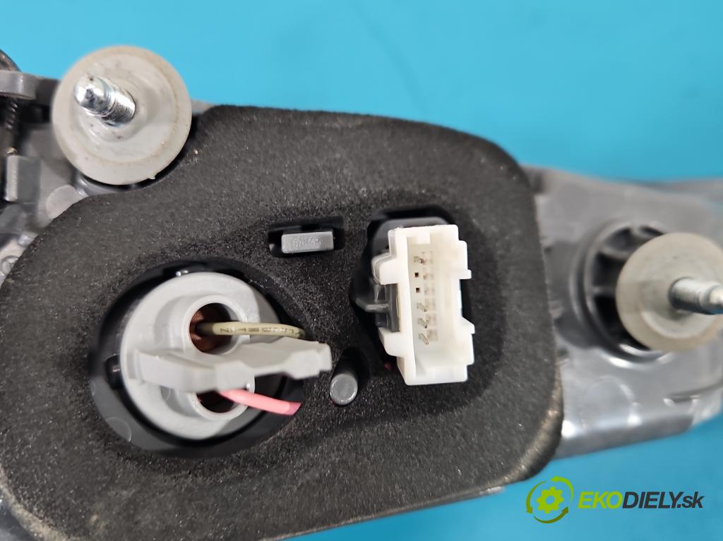 Hyundai Elantra VII 2020- 1.6 16V manual 90.2 kW 1598 cm3 4- zaslepka: zadní 92409AA010