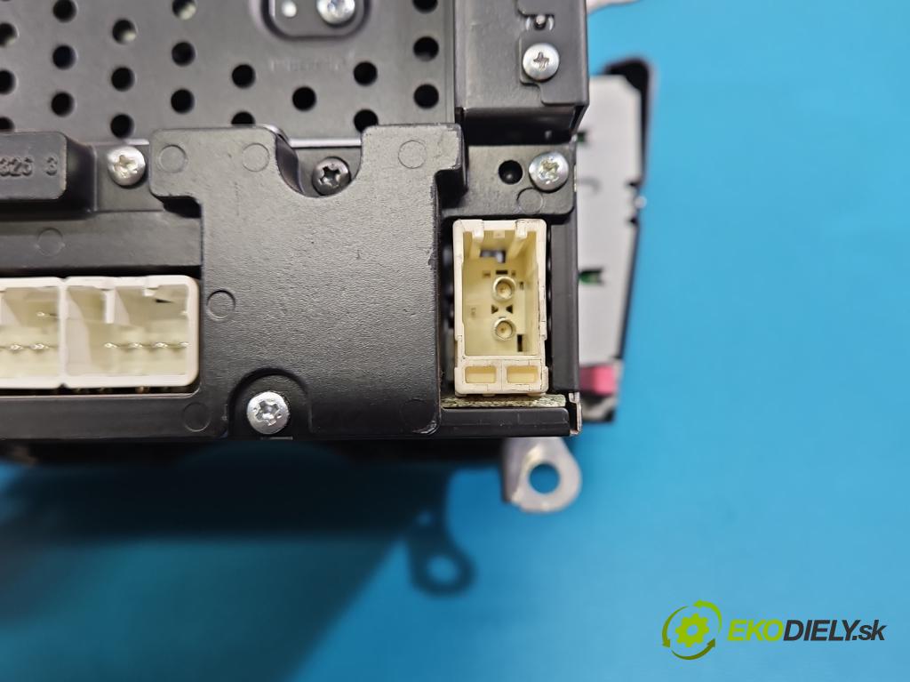 Toyota Yaris II 2005-2011 1.0 vvti 69KM manual 51 kW 998 cm3 3- Radio originál 86120-0D490