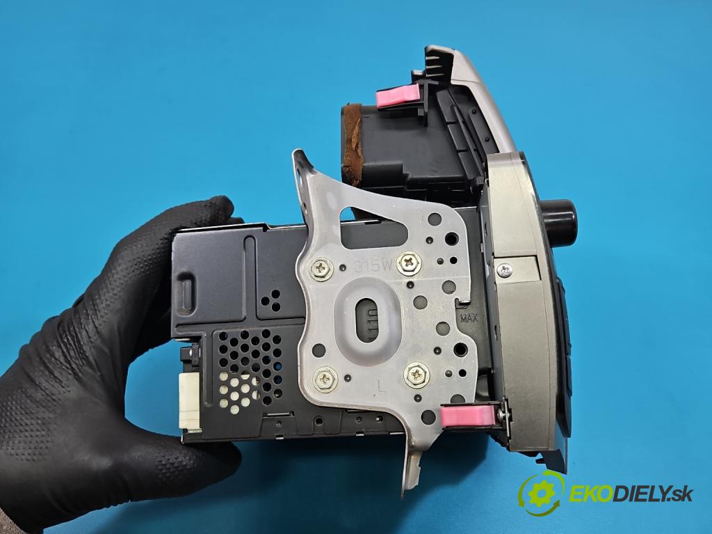 Toyota Yaris II 2005-2011 1.0 vvti 69KM manual 51 kW 998 cm3 3- Radio originál 86120-0D490