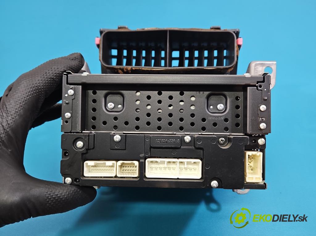 Toyota Yaris II 2005-2011 1.0 vvti 69KM manual 51 kW 998 cm3 3- Radio originál 86120-0D490