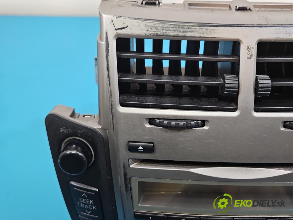 Toyota Yaris II 2005-2011 1.0 vvti 69KM manual 51 kW 998 cm3 3- Radio originál 86120-0D490