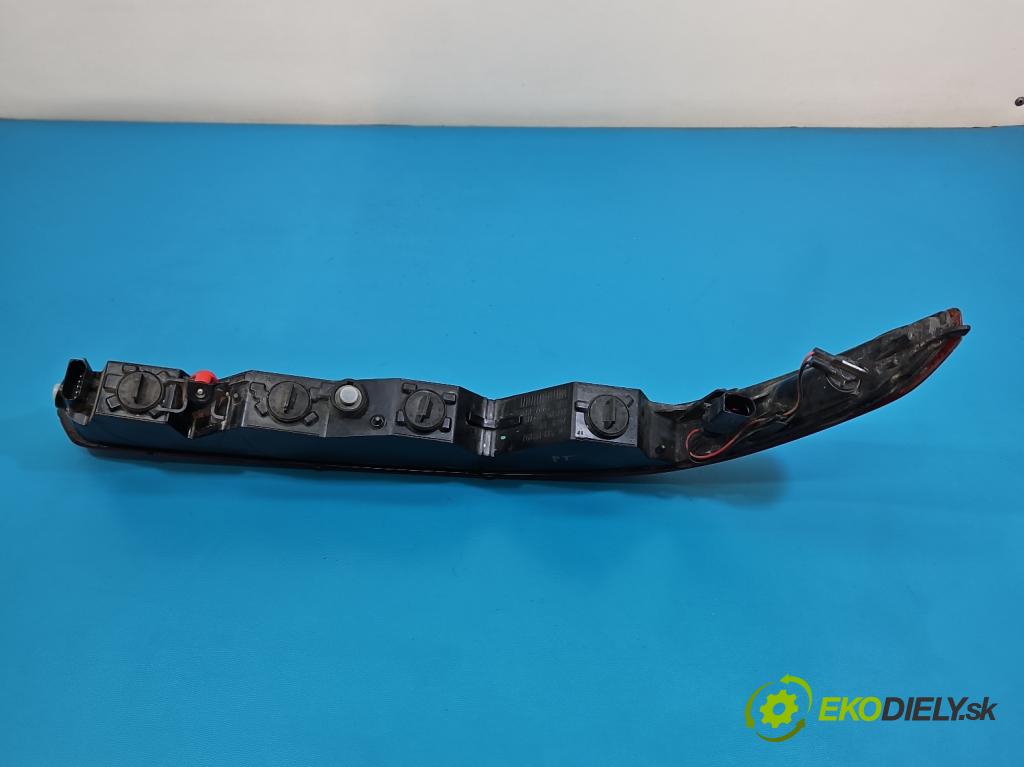 Audi Q7 2015- 3.0 TFSI 333KM: automatic 245 kW 2995 cm3 5- svetlo / reflektor zadné pravé nárazník 4M0945096A