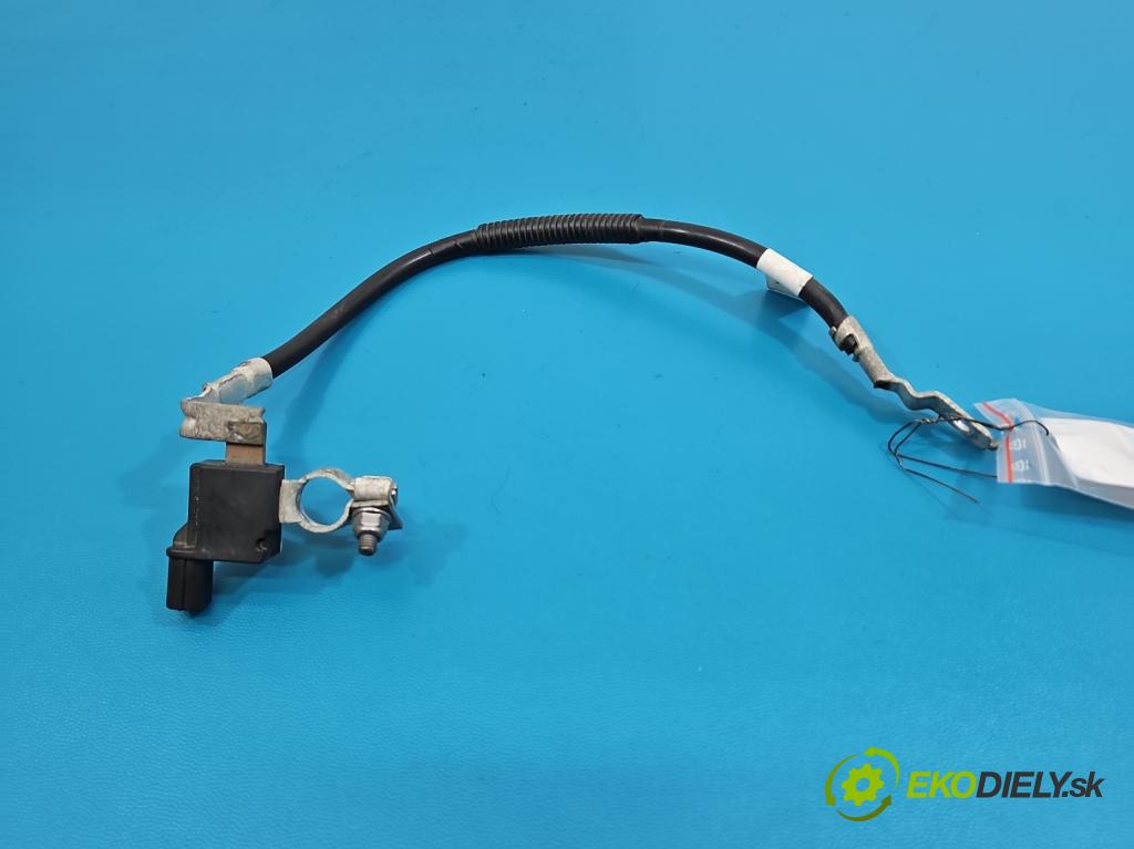 Hyundai Elantra VII 2020- 1.6 16V manual 90.2 kW 1598 cm3 4- kontakt mínus: 37180-AA000