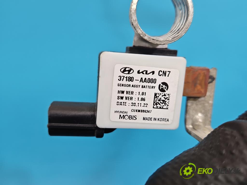 Hyundai Elantra VII 2020- 1.6 16V manual 90.2 kW 1598 cm3 4- kontakt mínus: 37180-AA000
