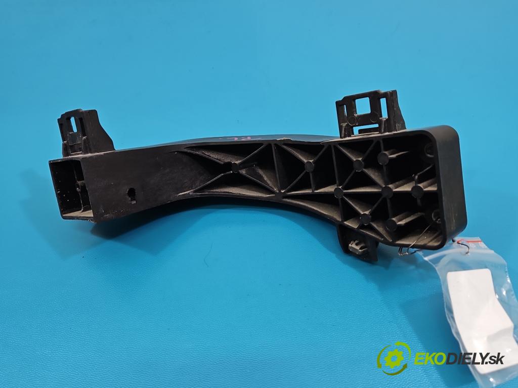 Hyundai Elantra VII 2020- 1.6 16V manual 90.2 kW 1598 cm3 4- Upevnění: