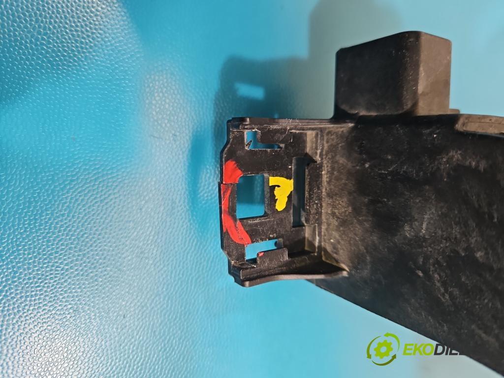 Hyundai Elantra VII 2020- 1.6 16V manual 90.2 kW 1598 cm3 4- Upevnění: