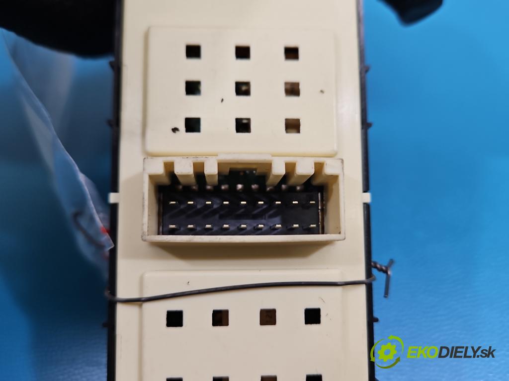 Hyundai Elantra VII 2020- 1.6 16V manual 90.2 kW 1598 cm3 4- prepínač okien spätných zrkadiel 93571-AA1004X