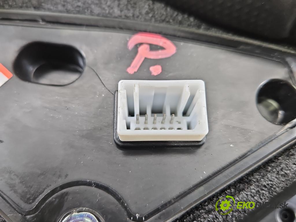 Hyundai Elantra VII 2020- 1.6 16V manual 90.2 kW 1598 cm3 4- zrkadlo pravé  (Kľučka dverí ostatné)