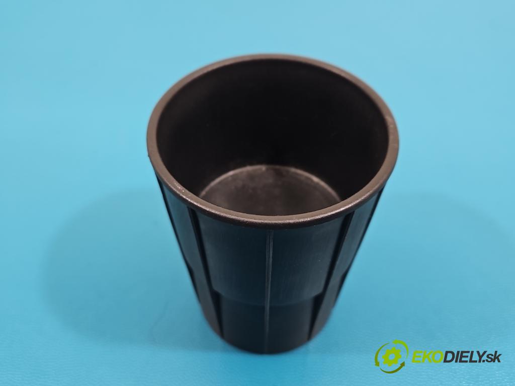 Hyundai Elantra VII 2020- 1.6 16V manual 90.2 kW 1598 cm3 4- Rukojeť: na napoje: 84671-AA010 (Držák nápojů)