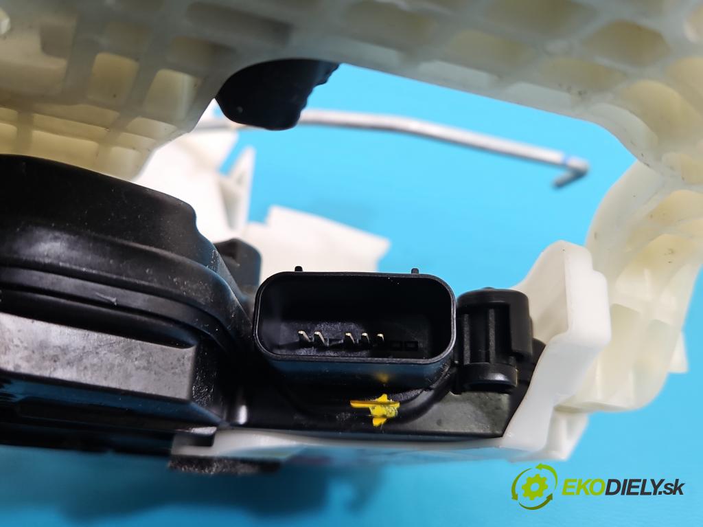 Hyundai Elantra VII 2020- 1.6 16V manual 90.2 kW 1598 cm3 4- zámok predné pravý 81320AA010