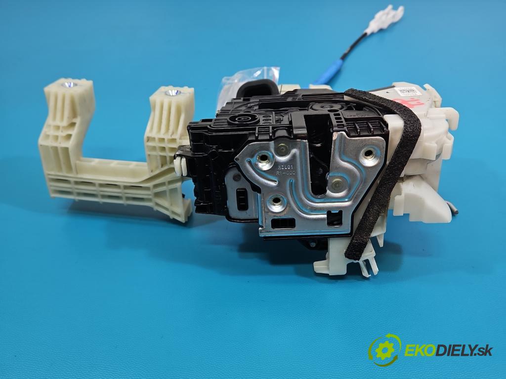 Hyundai Elantra VII 2020- 1.6 16V manual 90.2 kW 1598 cm3 4- zámok predné pravý 81320AA010