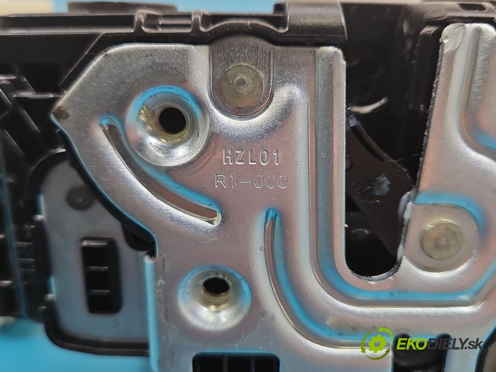 Hyundai Elantra VII 2020- 1.6 16V manual 90.2 kW 1598 cm3 4- zámok predné pravý 81320AA010